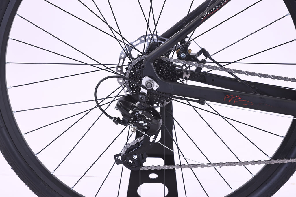 Close-up of the rear wheel and gear system of the 6725 Axis 700c Commuter Bike.