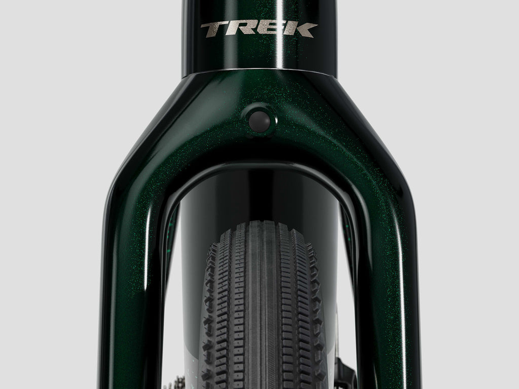 Trek Checkpoint SL 6 AXS carbon fork with wide gravel tyre clearance