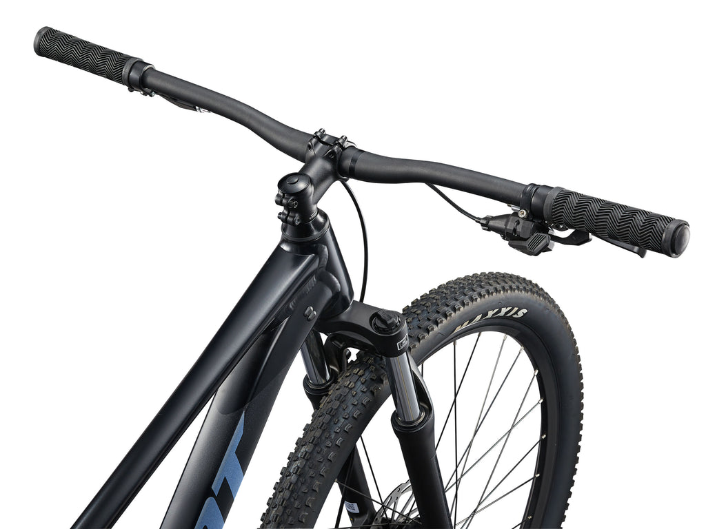 2025 Giant Talon 4 Mountain Bike