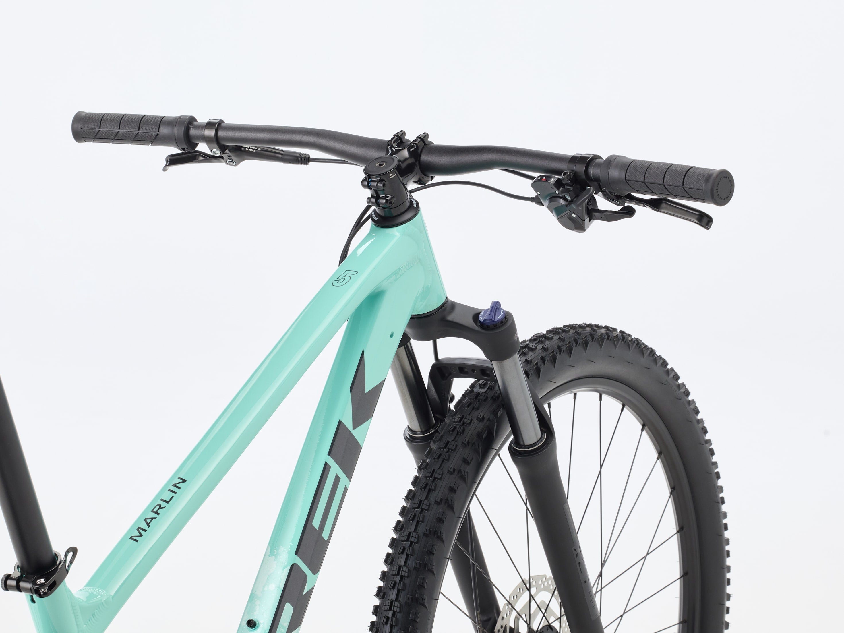 SR Suntour suspension fork and Shimano hydraulic disc brake on Trek Marlin 5 Gen 3 hardtail mountain bike